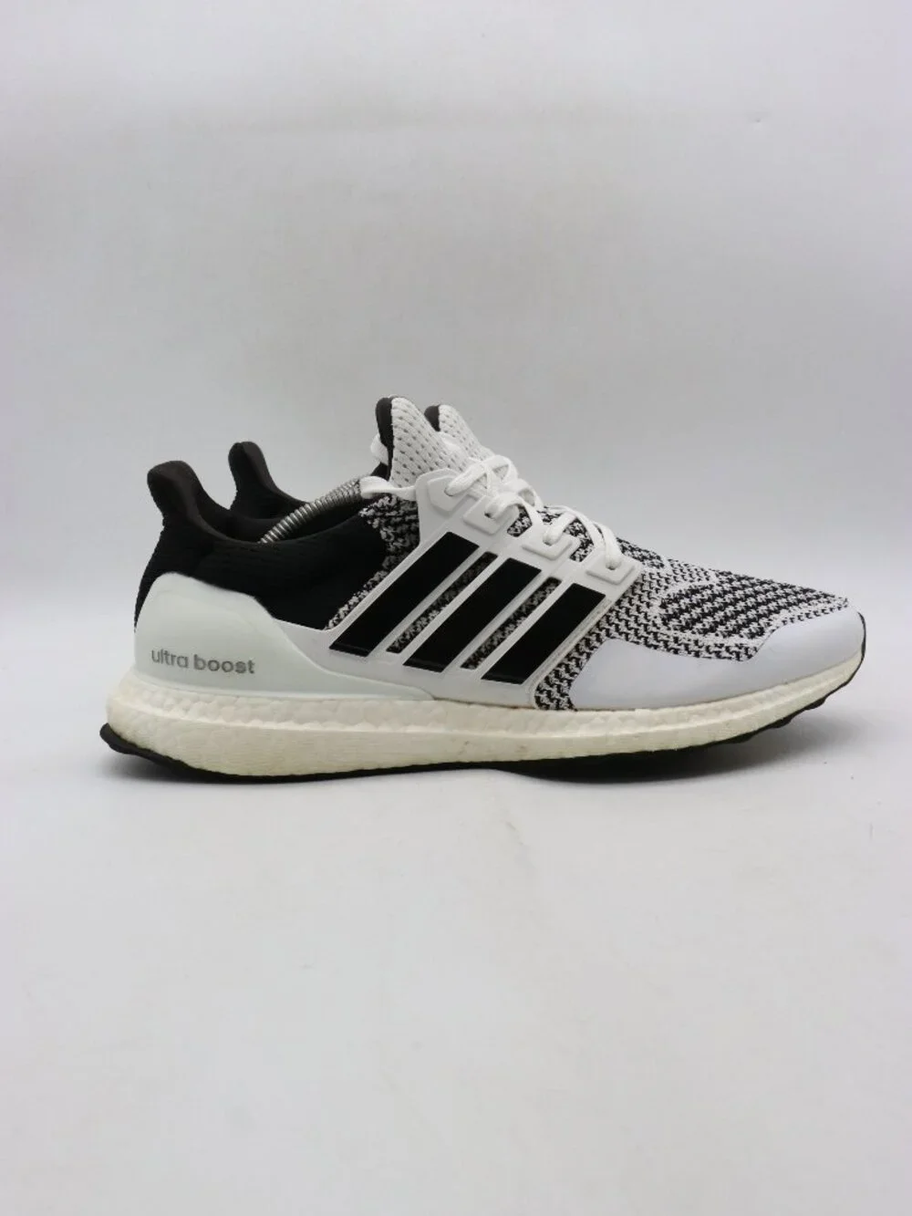 Adidas UltraBoost 1.0 Men's 11.5 Oreo Black White Athletic Running Shoes IH4924